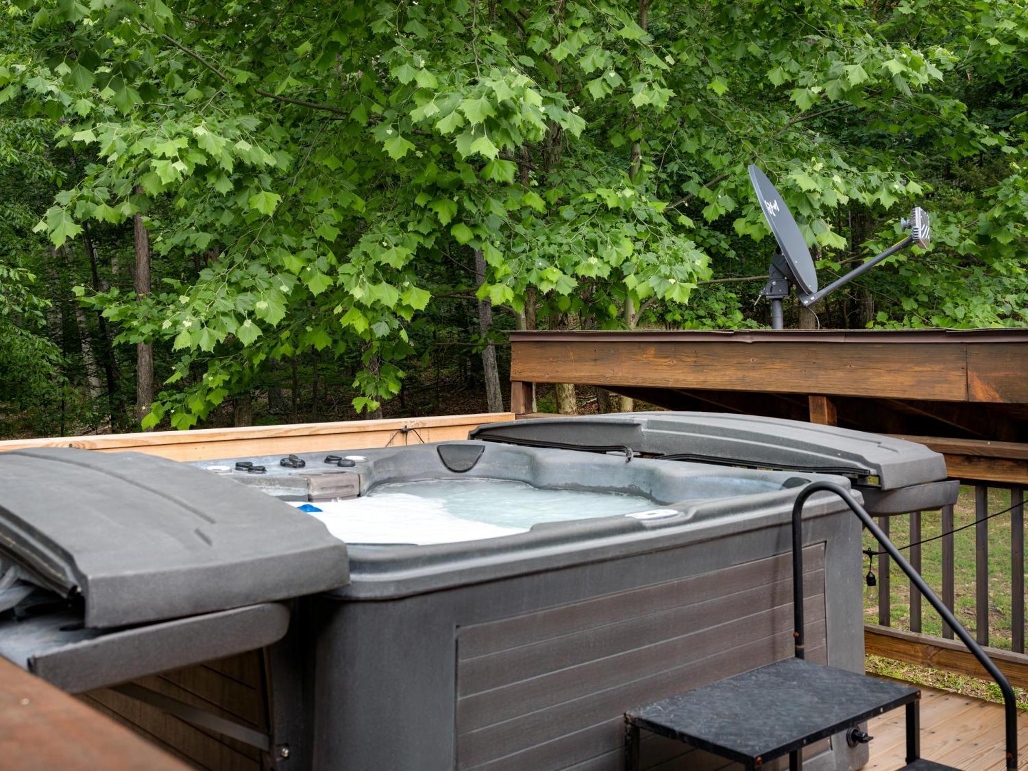 Shenandoah Dog Friendly Cabin With River Access, Hot Tub, Fire Pit, Bbq, Outdoor Dining 谢南多厄 外观 照片