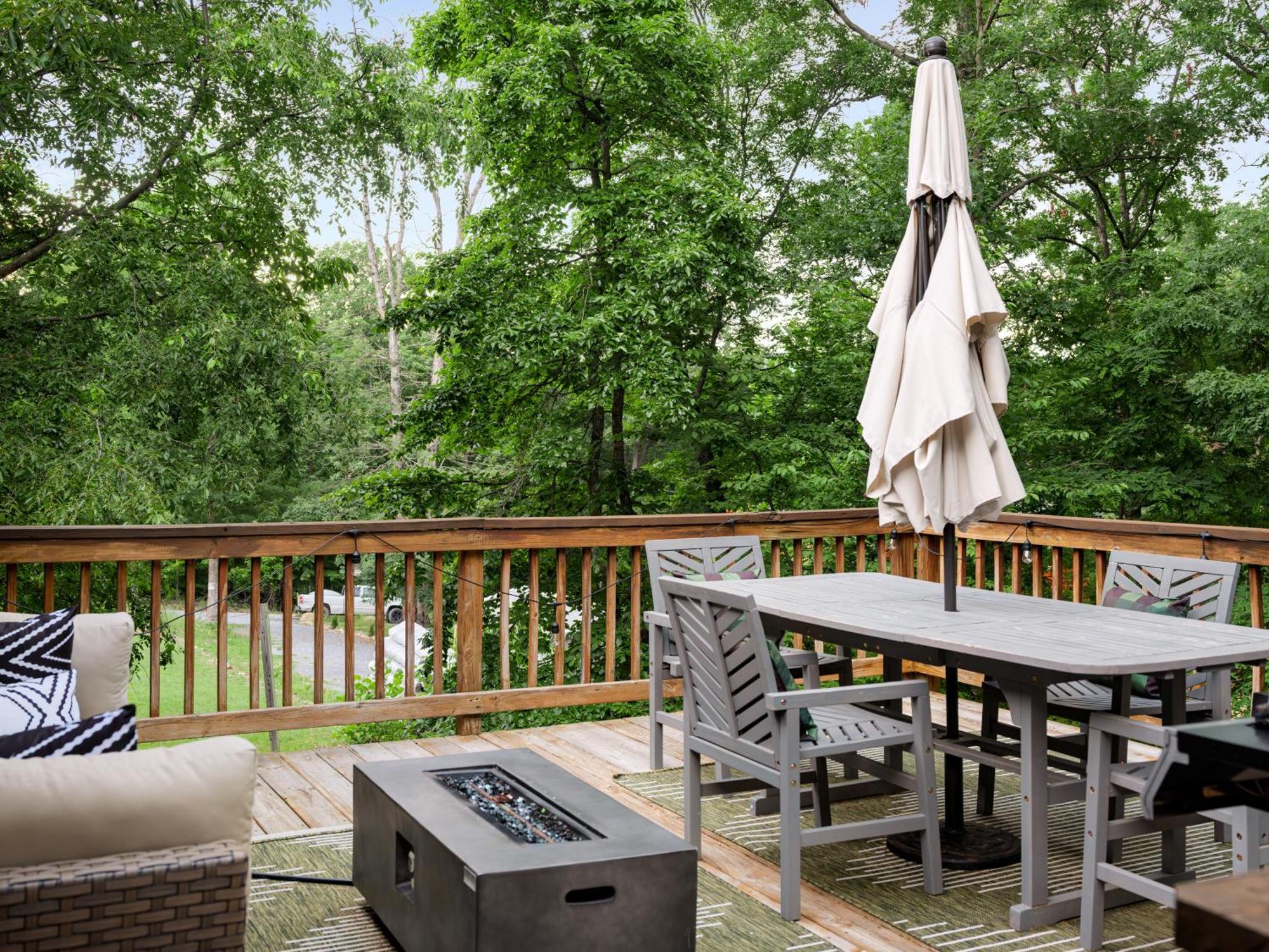 Shenandoah Dog Friendly Cabin With River Access, Hot Tub, Fire Pit, Bbq, Outdoor Dining 谢南多厄 外观 照片