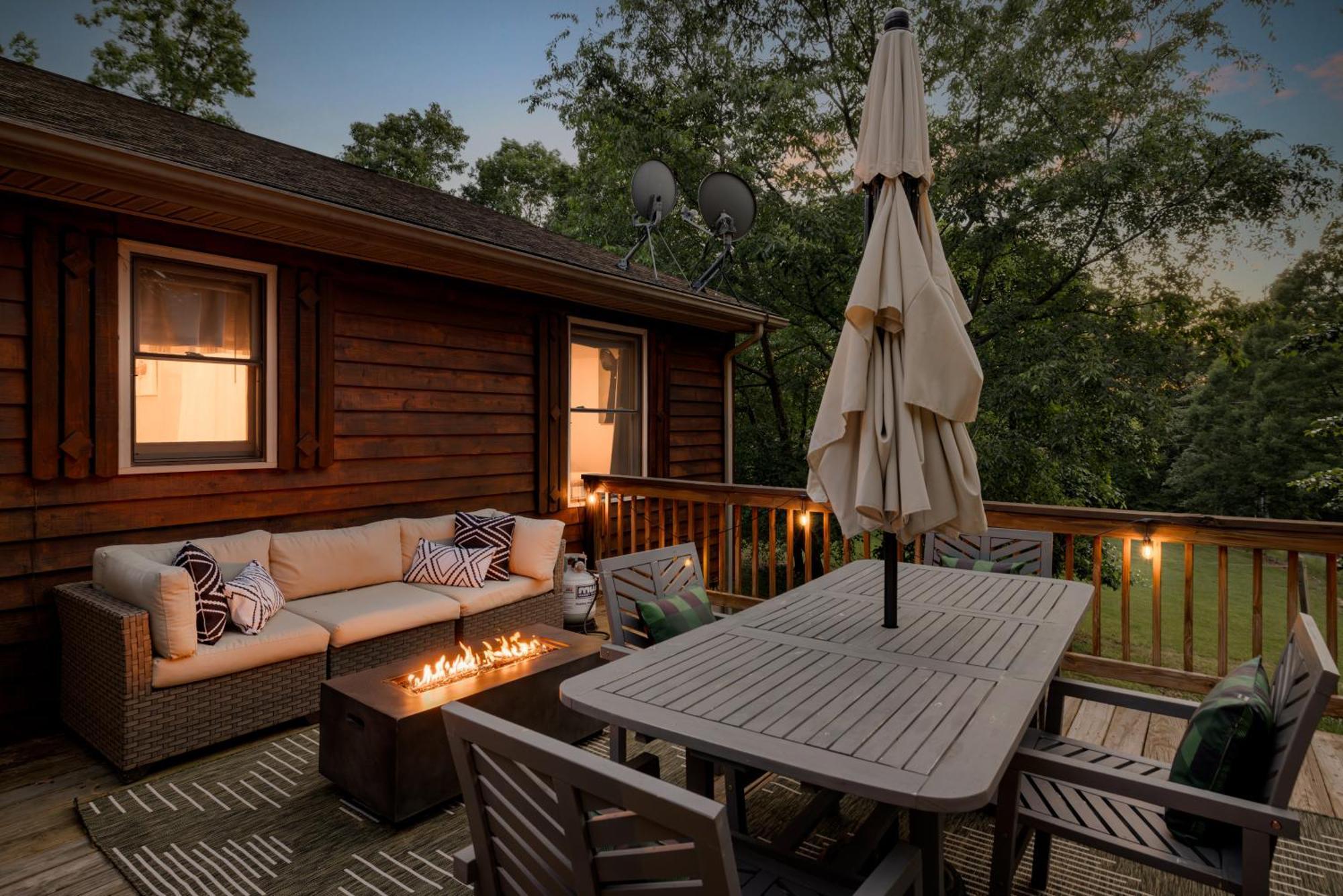 Shenandoah Dog Friendly Cabin With River Access, Hot Tub, Fire Pit, Bbq, Outdoor Dining 谢南多厄 外观 照片