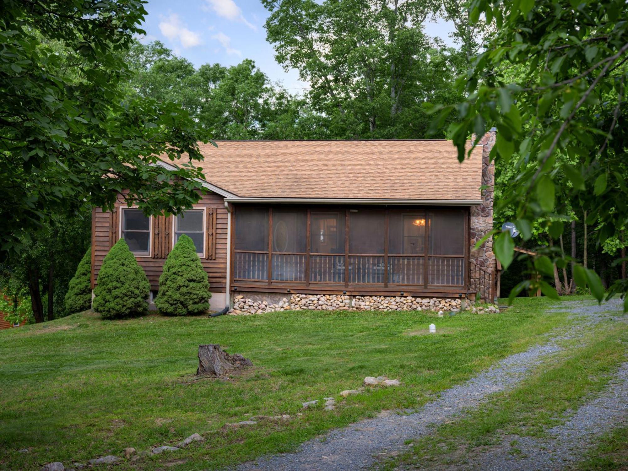 Shenandoah Dog Friendly Cabin With River Access, Hot Tub, Fire Pit, Bbq, Outdoor Dining 谢南多厄 外观 照片