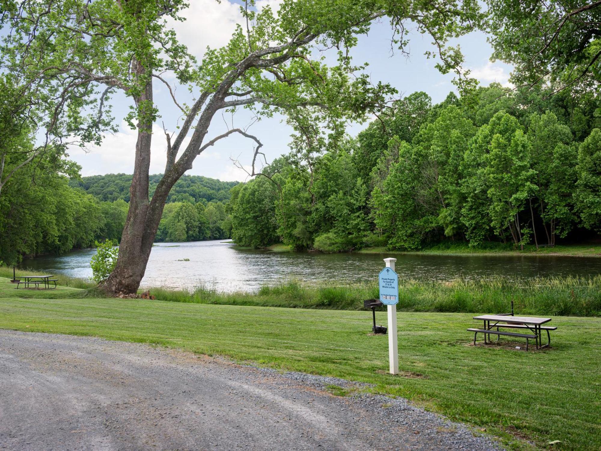 Shenandoah Dog Friendly Cabin With River Access, Hot Tub, Fire Pit, Bbq, Outdoor Dining 谢南多厄 外观 照片